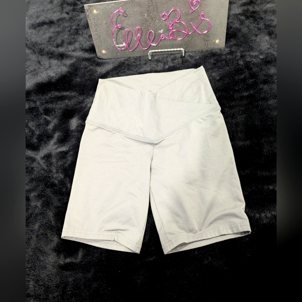 NWOT Wild Fable Gray Crossover Bike Short S